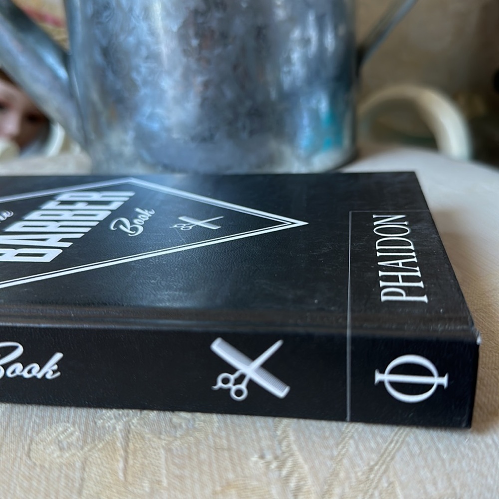 THE BARBER BOOK Phaidon unused and marked an
introduction to the barbershop - Picture 2 of 7